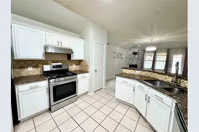 2812 Park Place Drive, Grand Prairie, TX 75052 - Photo 20