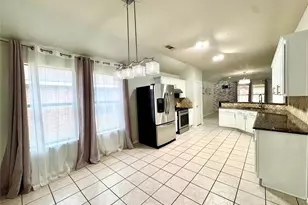 2812 Park Pl Dr, Grand Prairie, TX 75052 - Photo 14