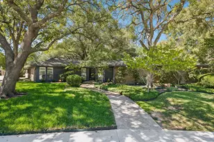 6542 Clearhaven Cir, Dallas, TX 75248 - Photo 2