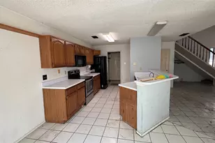2355 Woodvine Ct, Grand Prairie, TX 75052 - Photo 12