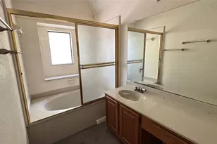 2355 Woodvine Ct, Grand Prairie, TX 75052 - Photo 16