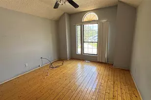 2355 Woodvine Ct, Grand Prairie, TX 75052 - Photo 14