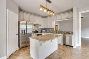 9825 Stoney Bridge Rd, Fort Worth, TX 76108 - Photo 10