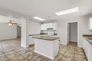 2428 Winford Dr, Grand Prairie, TX 75052 - Photo 8