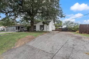 1017 Clarence St W, Fort Worth, TX 76117 - Photo 2