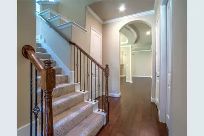7124 Isle Royal Lane, Irving, TX 75063 - Photo 2