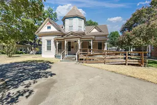 504 W Knox St, Ennis, TX 75119 - Photo 2