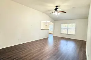 1401 Macy Ln, Dallas, TX 75253 - Photo 2