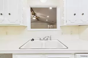 518 Ridgeway Ln, Chandler, TX 75758 - Photo 12