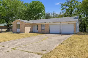 4604 Navajo Trail, Balch Springs, TX 75180 - Photo 2