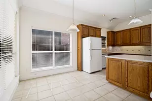 2426 Club Creek Blvd, Garland, TX 75043 - Photo 10