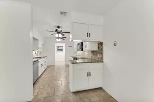 705 Poage Dr, Woodway, TX 76712 - Photo 8