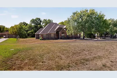 108 Winding Way, Azle, TX 76020 - Photo 4