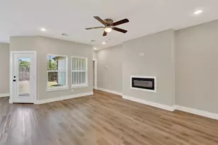 3208 31st St, Fort Worth, TX 76106 - Photo 4