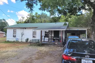 1818 E Booth, Paris, TX 75460 - Photo 1