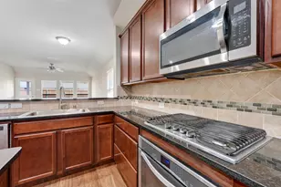 725 Bird Creek Dr, Little Elm, TX 75068 - Photo 8