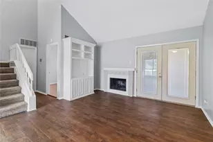 2101 Park Willow Ln, Arlington, TX 76011 - Photo 6