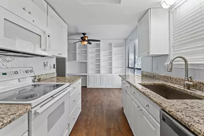 2101 Park Willow Lane #B, Arlington, TX 76011 - Photo 2