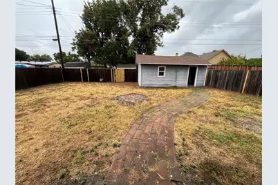 1831 Moonbeam Lane, Carrollton, TX 75006 - Photo 22