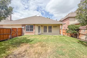 9612 Cliffside Dr, Irving, TX 75063 - Photo 18