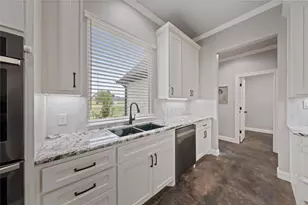 240 Royals Rnch Rd, Lorena, TX 76655 - Photo 10