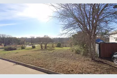 1640 E Terrell Avenue, Fort Worth, TX 76104 - Photo 1
