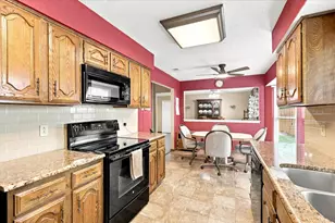 914 Reno St, Lewisville, TX 75077 - Photo 16