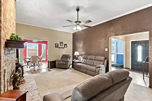 914 Reno St, Lewisville, TX 75077 - Photo 10