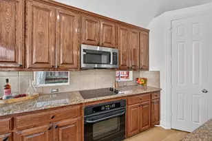 10328 Offshore Dr, Irving, TX 75063 - Photo 16