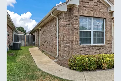 6521 Regina Drive, Fort Worth, TX 76131 - Photo 2