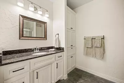 1004 W Apache Trail, Granbury, TX 76048 - Photo 14