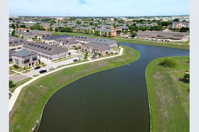 695 Vista Del Lago Drive, Lewisville, TX 75067 - Photo 4