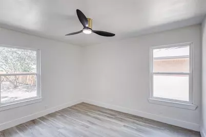 1011 E Alan Avenue, Carrollton, TX 75006 - Photo 14