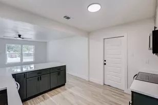 1011 E Alan Ave, Carrollton, TX 75006 - Photo 10
