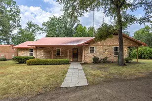 1966 C R 2980, Windom, TX 75492 - Photo 1