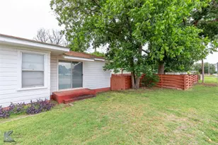 1402 Herring, Merkel, TX 79536 - Photo 2