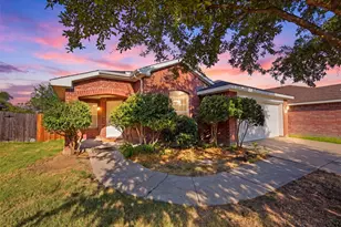 13905 Walnut Canyon Ct, Fort Worth, TX 76262 - Photo 2
