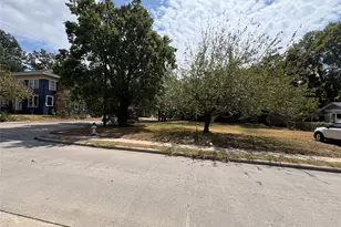 440 Pine Bluff St, Paris, TX 75460 - Photo 1