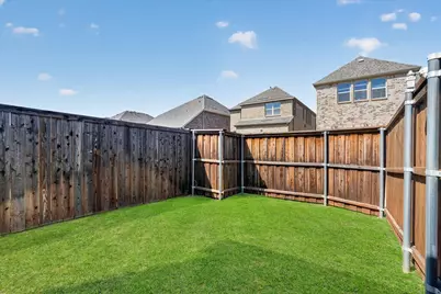 12766 Mercer Parkway, Farmers Branch, TX 75234 - Photo 24