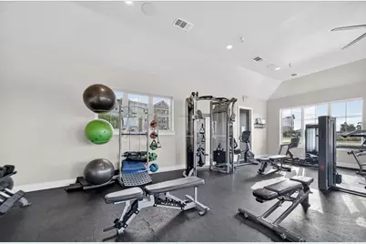 12766 Mercer Parkway, Farmers Branch, TX 75234 - Photo 32