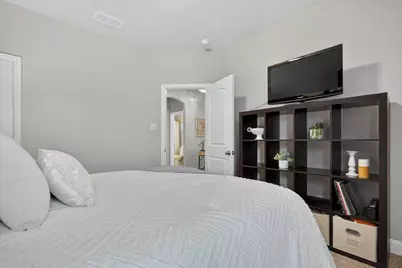 12766 Mercer Parkway, Farmers Branch, TX 75234 - Photo 16