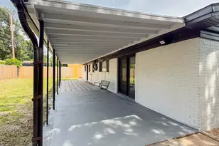 228 Hallbrook Dr, Fort Worth, TX 76134 - Photo 30