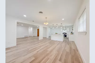 228 Hallbrook Drive, Fort Worth, TX 76134 - Photo 6