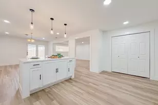 228 Hallbrook Dr, Fort Worth, TX 76134 - Photo 10