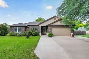 108 McAnear St, Cleburne, TX 76033 - Photo 1