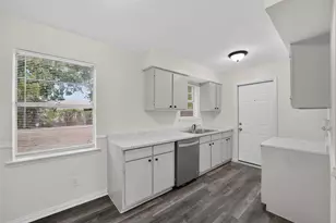 4425 Central Ln, Balch Springs, TX 75180 - Photo 4