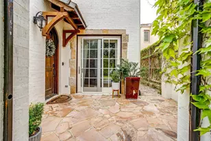 3727 W 4th St, Fort Worth, TX 76107 - Photo 2