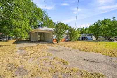 945 W Park Street, Stephenville, TX 76401 - Photo 2