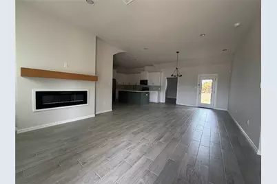 6111 Collins Court, Granbury, TX 76048 - Photo 4