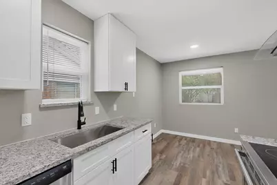 926 SE 3rd Street, Grand Prairie, TX 75051 - Photo 6